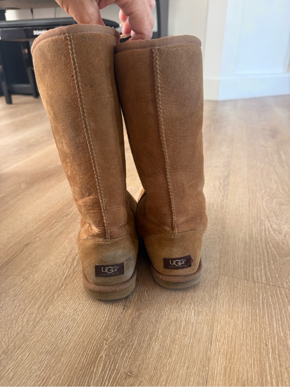 NO NOT BUY— UGGS for uggcollector21 - Picture 7 of 9